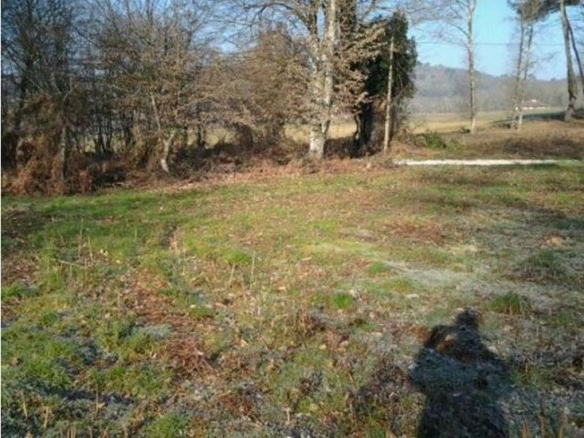 Terrain de 1 279m² à vendre à Prats-de-Carlux (24)