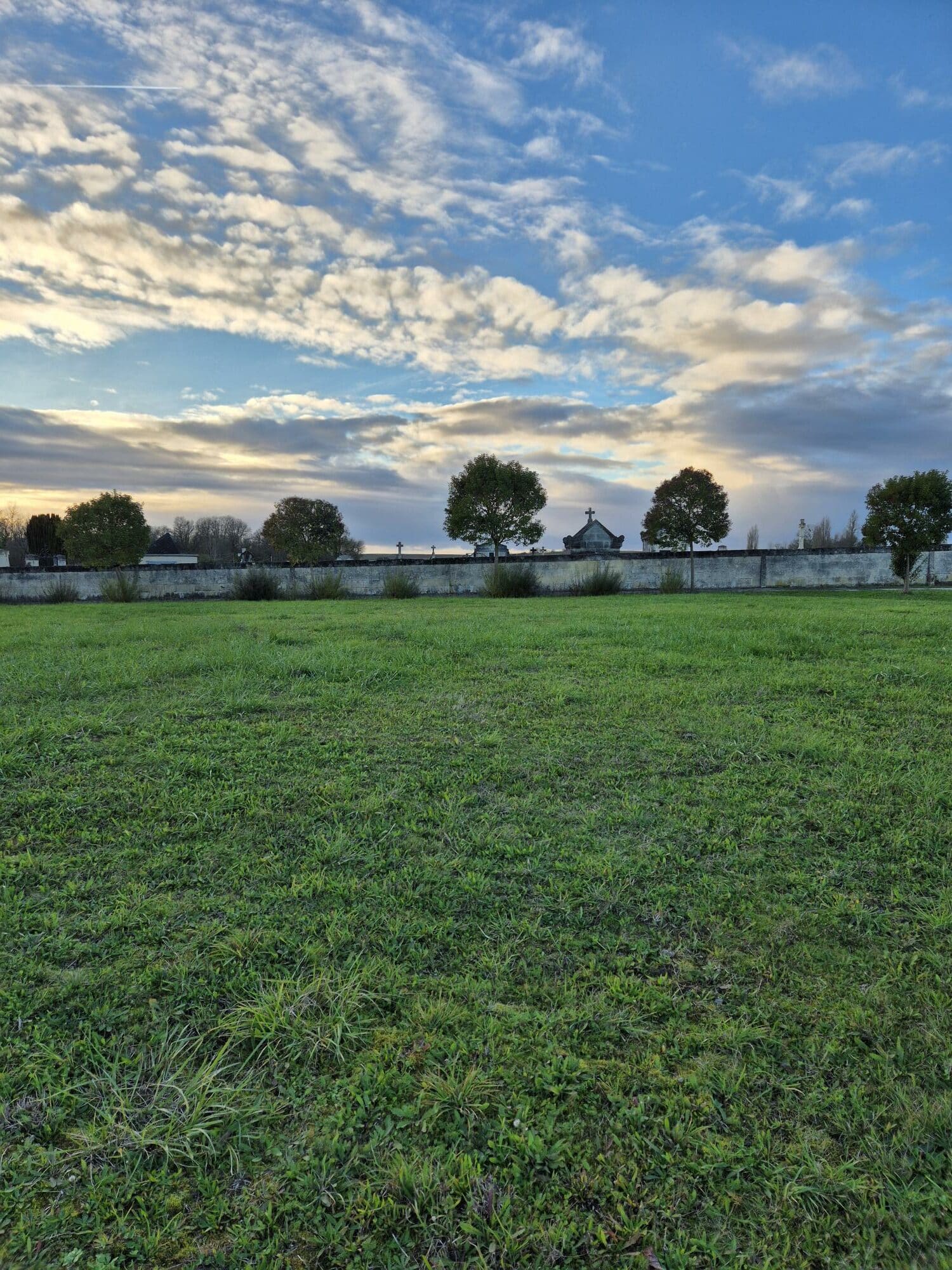 Terrain de 1 247m² à vendre à Guimps (16)