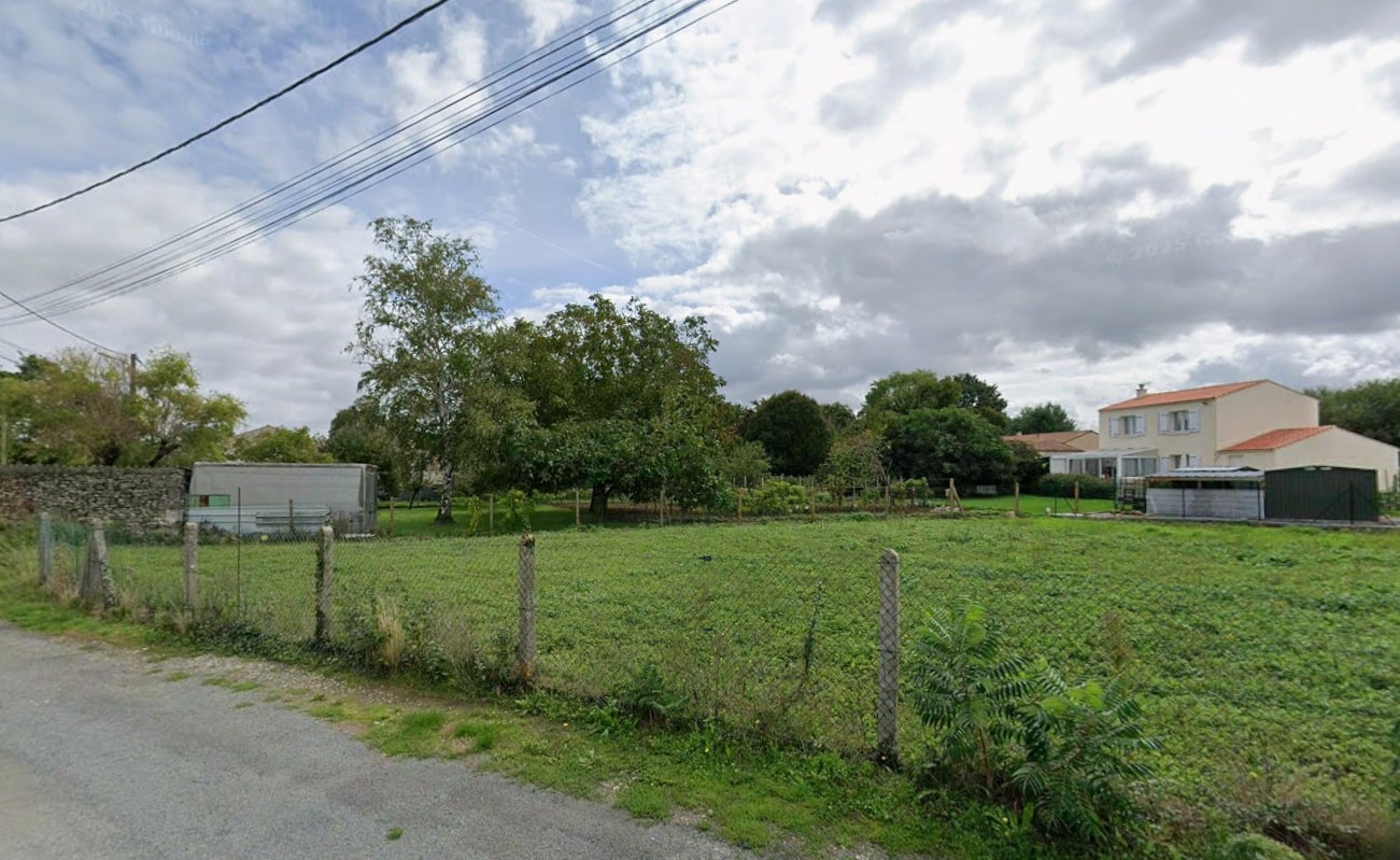 Terrain de 1 092m² à vendre à Archingeay (17)