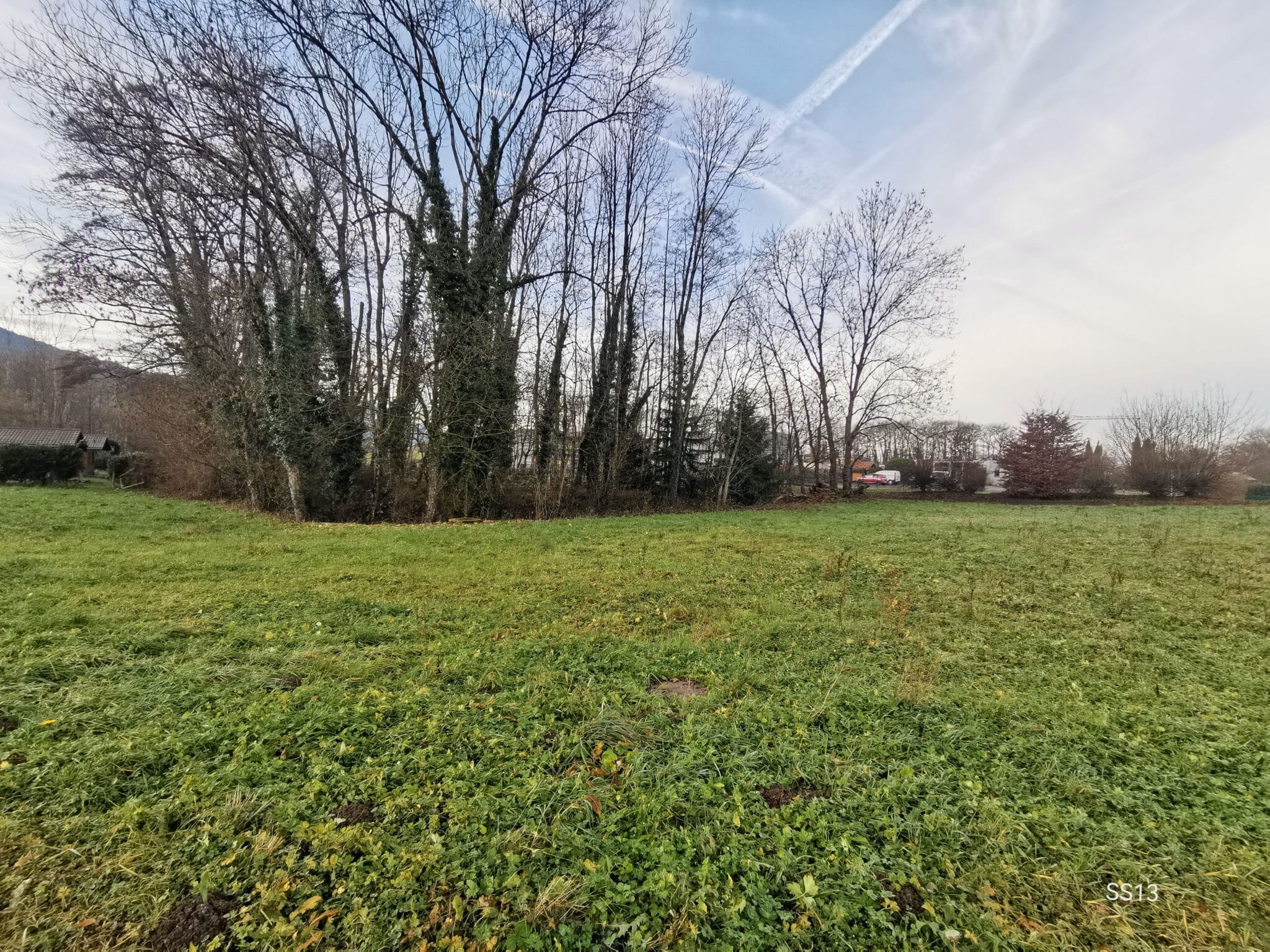 Terrain de 851m² à vendre à Cervens (74)