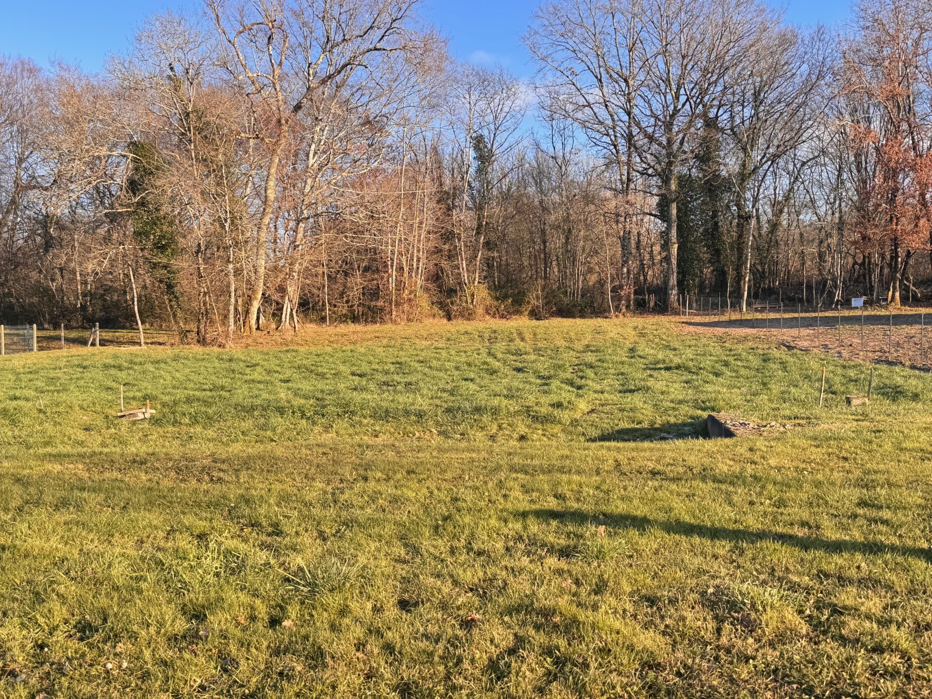 Terrain de 1 475m² à vendre à Douchapt (24)