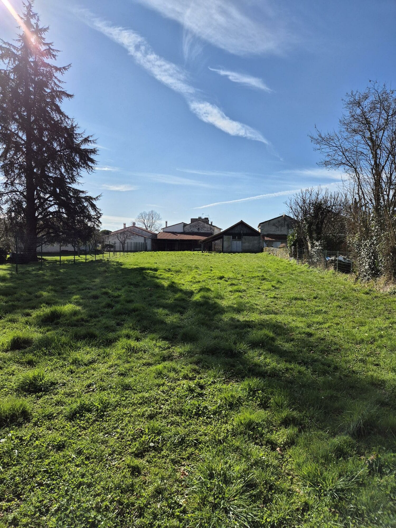 Terrain de 700m² à vendre à Soyaux (16)