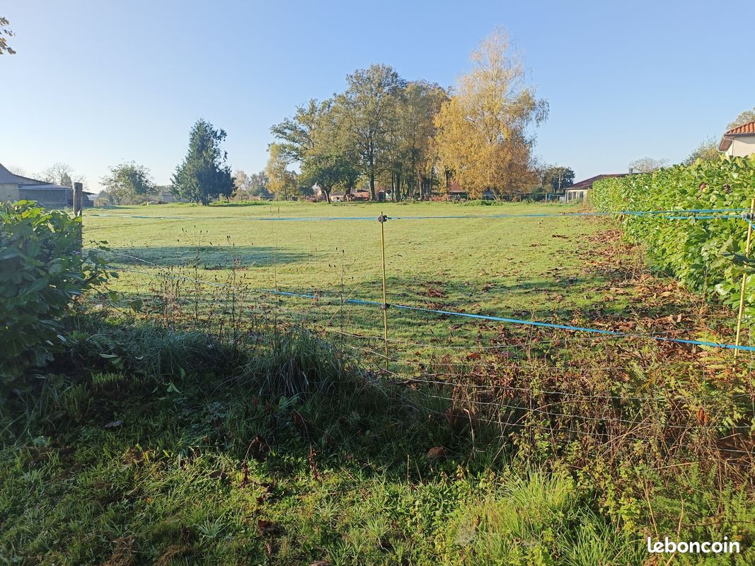 Terrain de 1 189m² à vendre à Saint-Gence (87)
