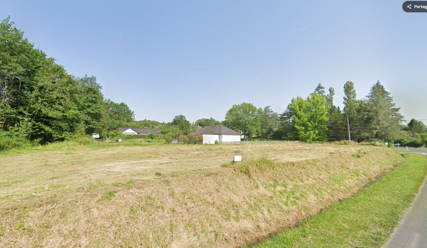 Terrain de 1 475m² à vendre à Objat (19)
