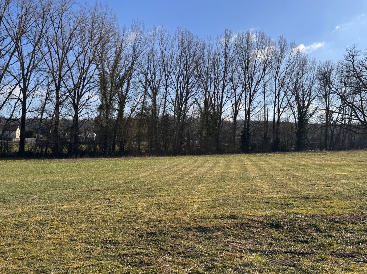Maison + Terrain de 1 600 m2  à Champagne-et-Fontaine