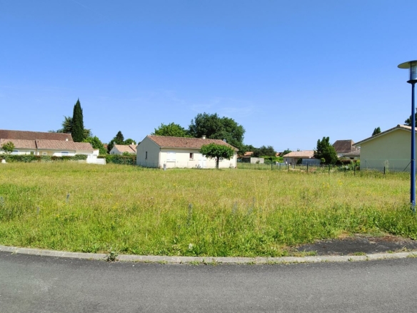 Terrain de 530m² à vendre à Montpon-Ménestérol (24)