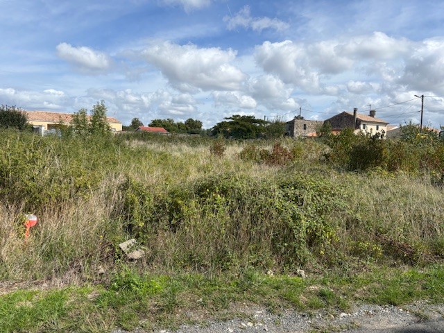 Maison + Terrain de 700 m2  à Champdolent