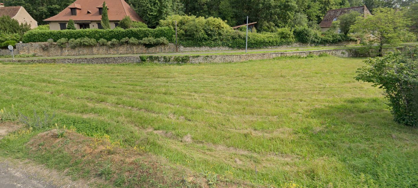 Terrain de 1 135m² à vendre à Mayac (24)