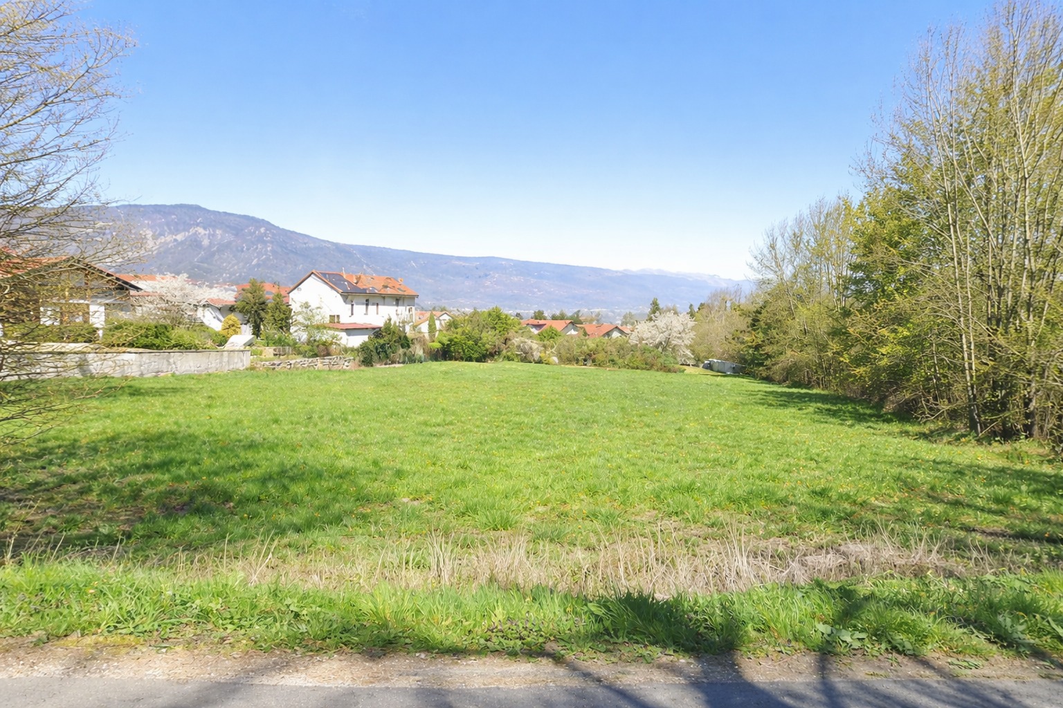Maison + Terrain de 407 m2  à Vulbens