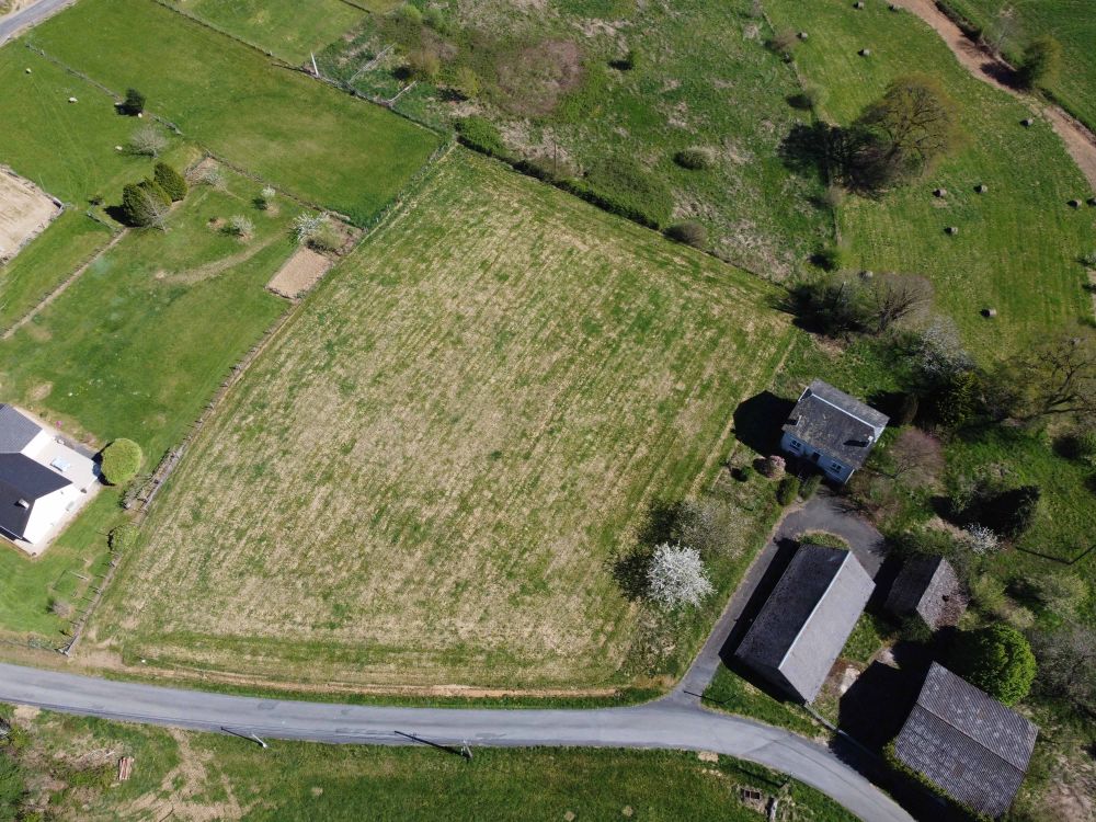 Terrain de 5 900m² à vendre à Lubersac (19)