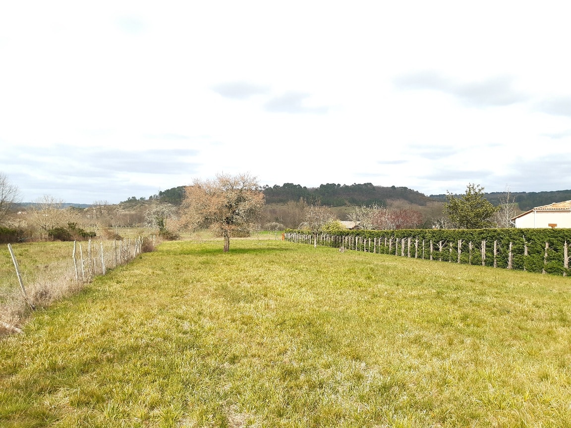 Maison + Terrain de 1 200 m2  à Vallereuil