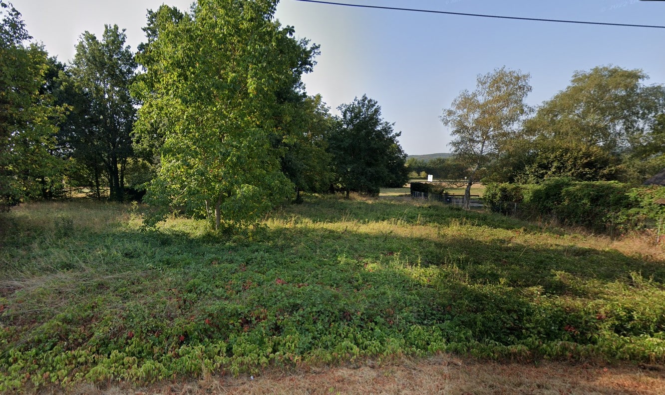 Terrain de 1 597m² à vendre à Saint-Pantaléon-de-Larche (19)
