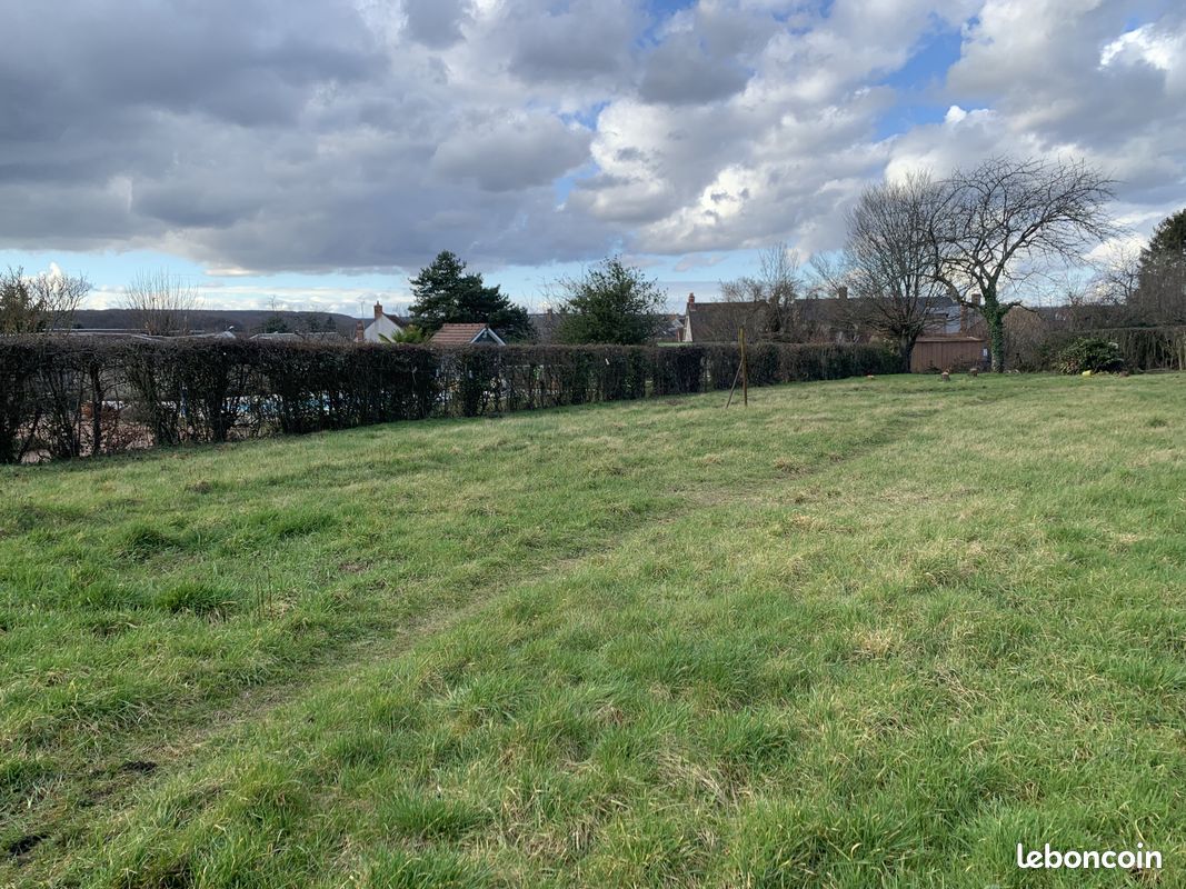Terrain de 1 560m² à vendre à Saint-Aubin-les-Forges (58)