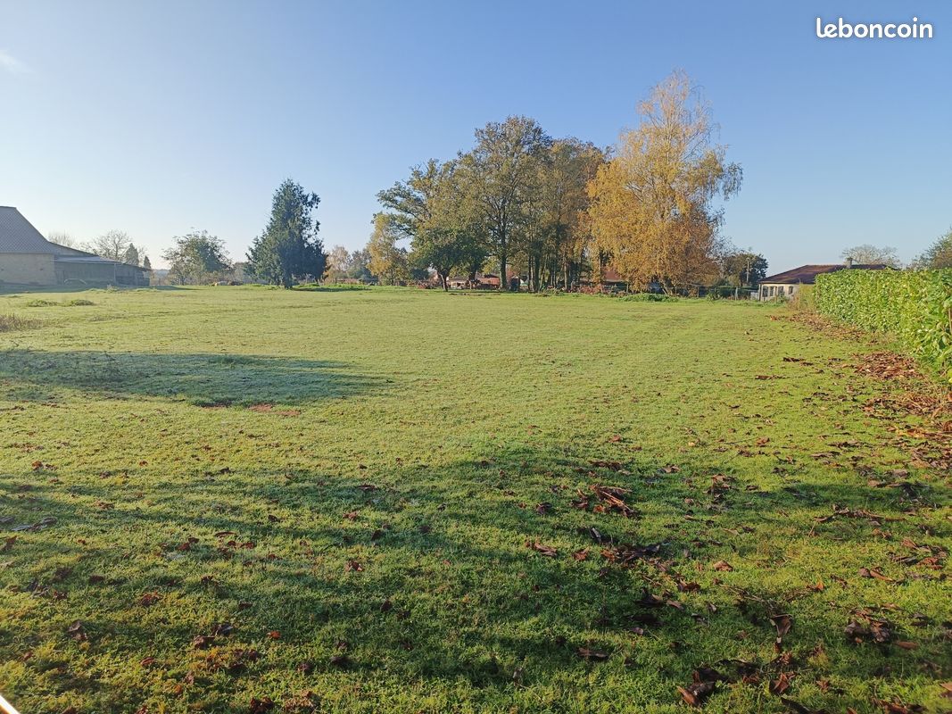 Terrain de 1 190m² à vendre à Saint-Gence (87)