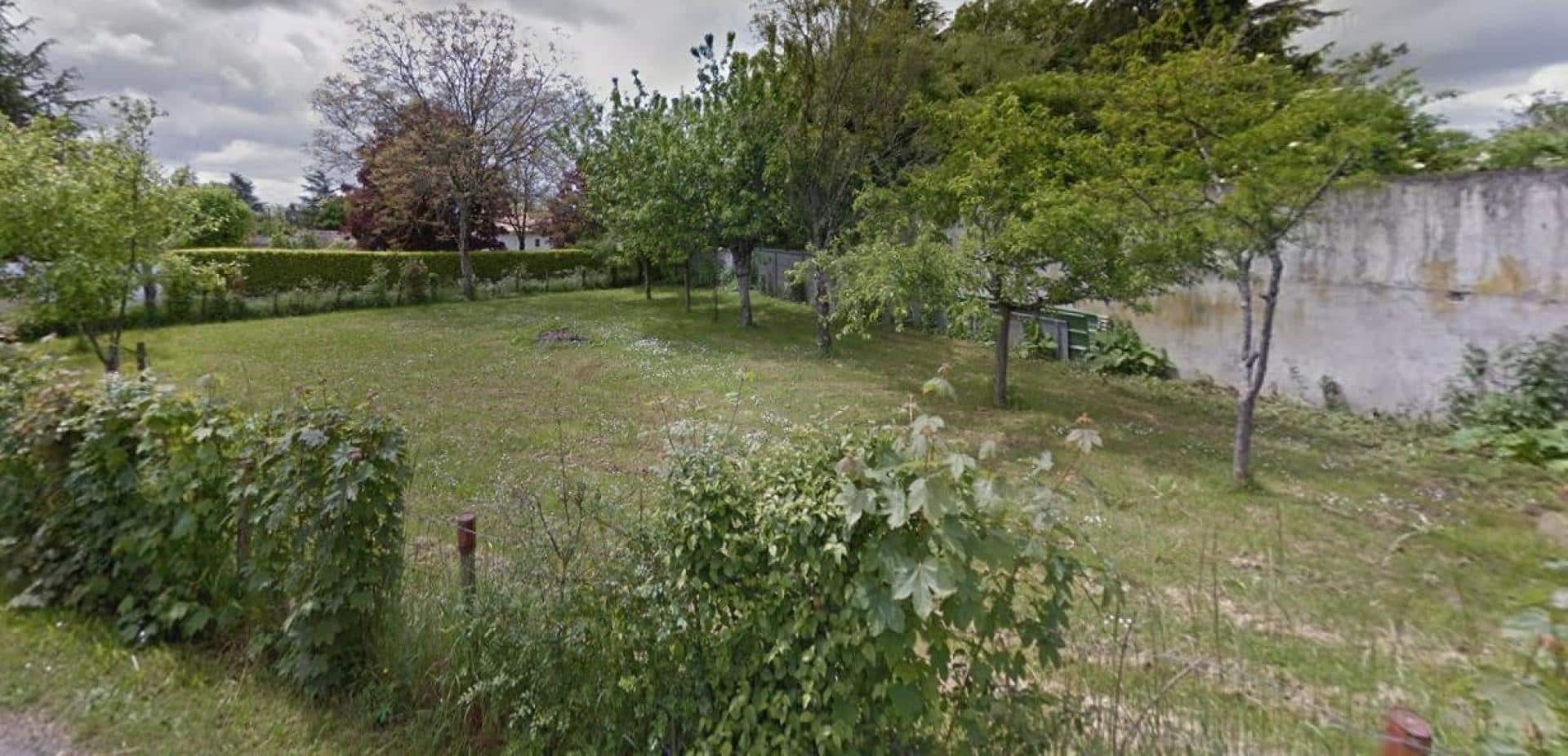 Terrain de 527m² à vendre à Louzac-Saint-André (16)