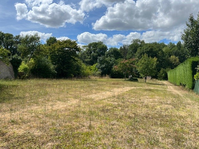Terrain de 3 613m² à vendre à Cognac (16)