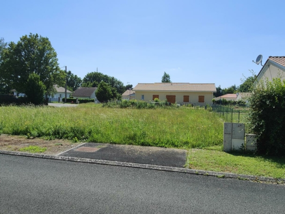 Terrain de 389m² à vendre à Montpon-Ménestérol (24)