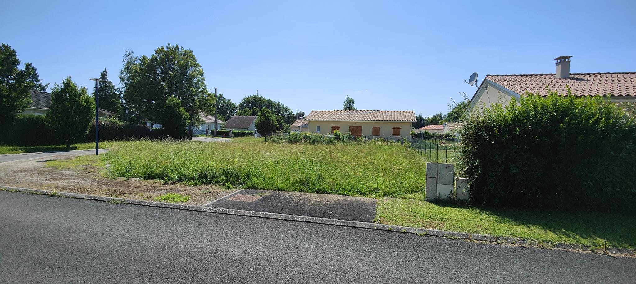 Maison + Terrain de 389 m2  à Montpon-Ménestérol