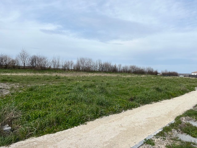 Terrain de 783m² à vendre à Segonzac (16)