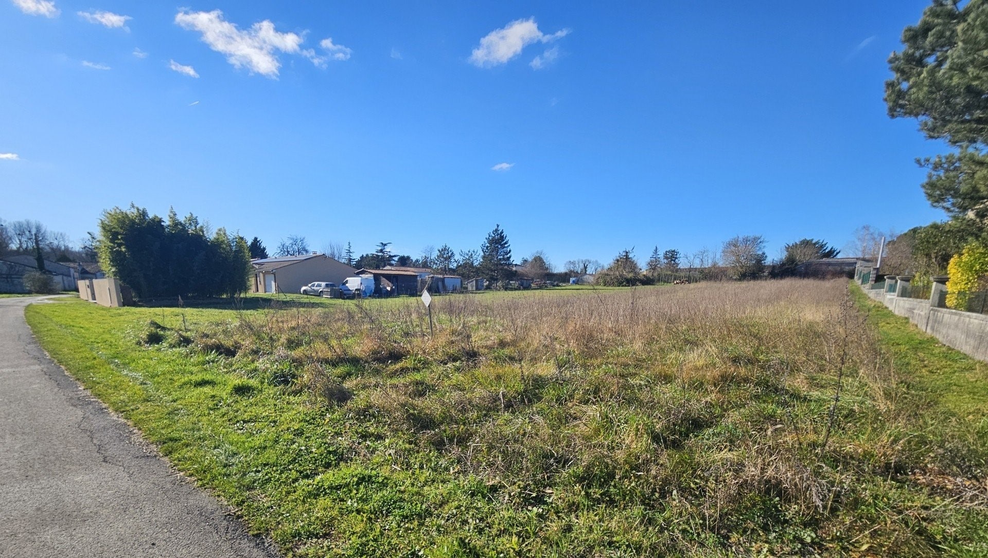 Terrain de 1 434m² à vendre à Angeac-Champagne (16)