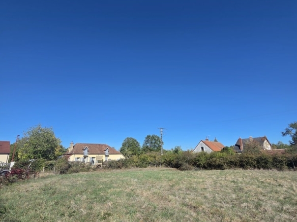 Terrain de 810m² à vendre à Neuilly-le-Réal (03)