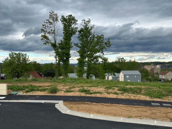 Terrain de 710m² à vendre à Saint-Pantaléon-de-Larche (19)