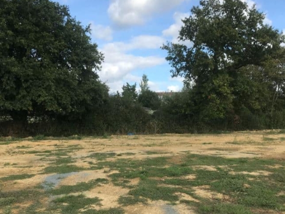 Terrain de 360m² à vendre à Vérines (17)