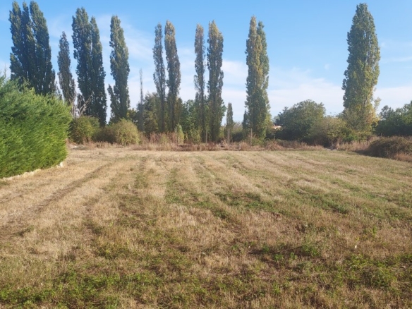 Terrain de 1 297m² à vendre à Connigis (02)