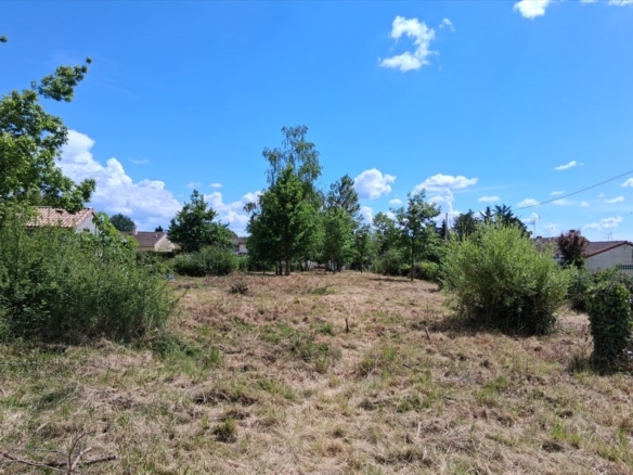 Terrain de 1 086m² à vendre à Bergerac (24)