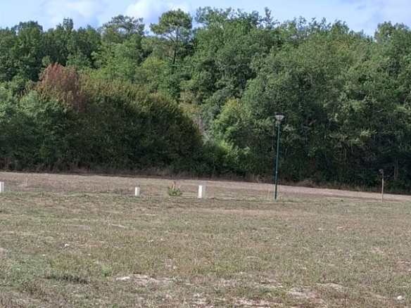 Terrain de 1 000m² à vendre à Monestier (24)