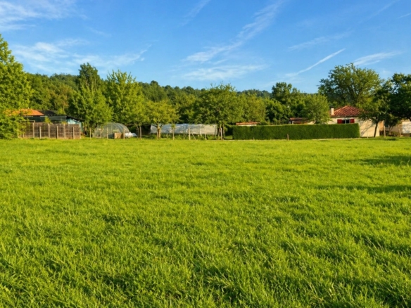Terrain de 1 700m² à vendre à Razac-sur-l’Isle (24)