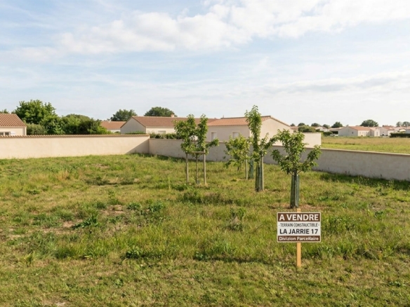 Terrain de 650m² à vendre à La Jarrie (17)