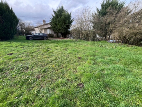 Terrain de 237m² à vendre à Marsac-sur-l’Isle (24)