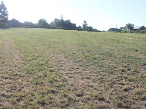 Terrain de 940m² à vendre à Mary (71)