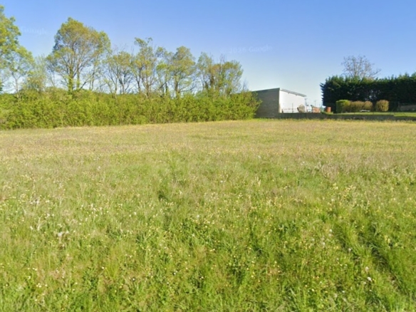 Terrain de 960m² à vendre à Escamps (89)