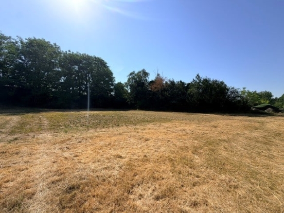 Terrain de 1 200m² à vendre à Marmagne (18)