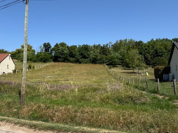 Terrain de 2 890m² à vendre à Germigny-sur-Loire (58)