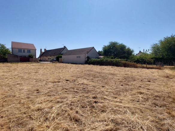 Terrain de 799m² à vendre à Épervans (71)