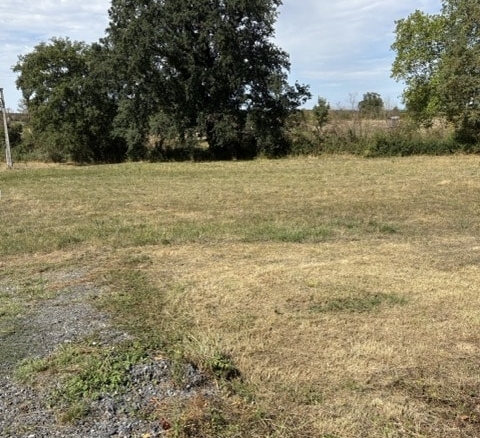 Terrain de 1 530m² à vendre à Poisson (71)