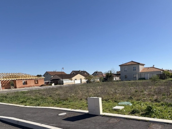 Terrain de 439m² à vendre à Naintré (86)