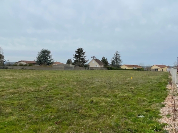 Terrain de 788m² à vendre à Marcigny (71)