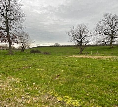 Terrain de 995m² à vendre à Gueugnon (71)