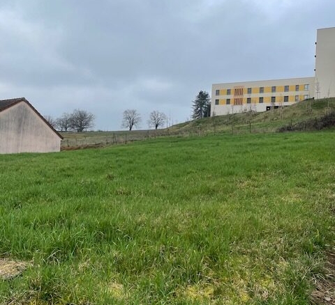 Terrain de 999m² à vendre à Charolles (71)