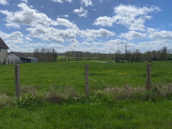 Terrain de 1 082m² à vendre à Longeville-sur-la-Laines (52)