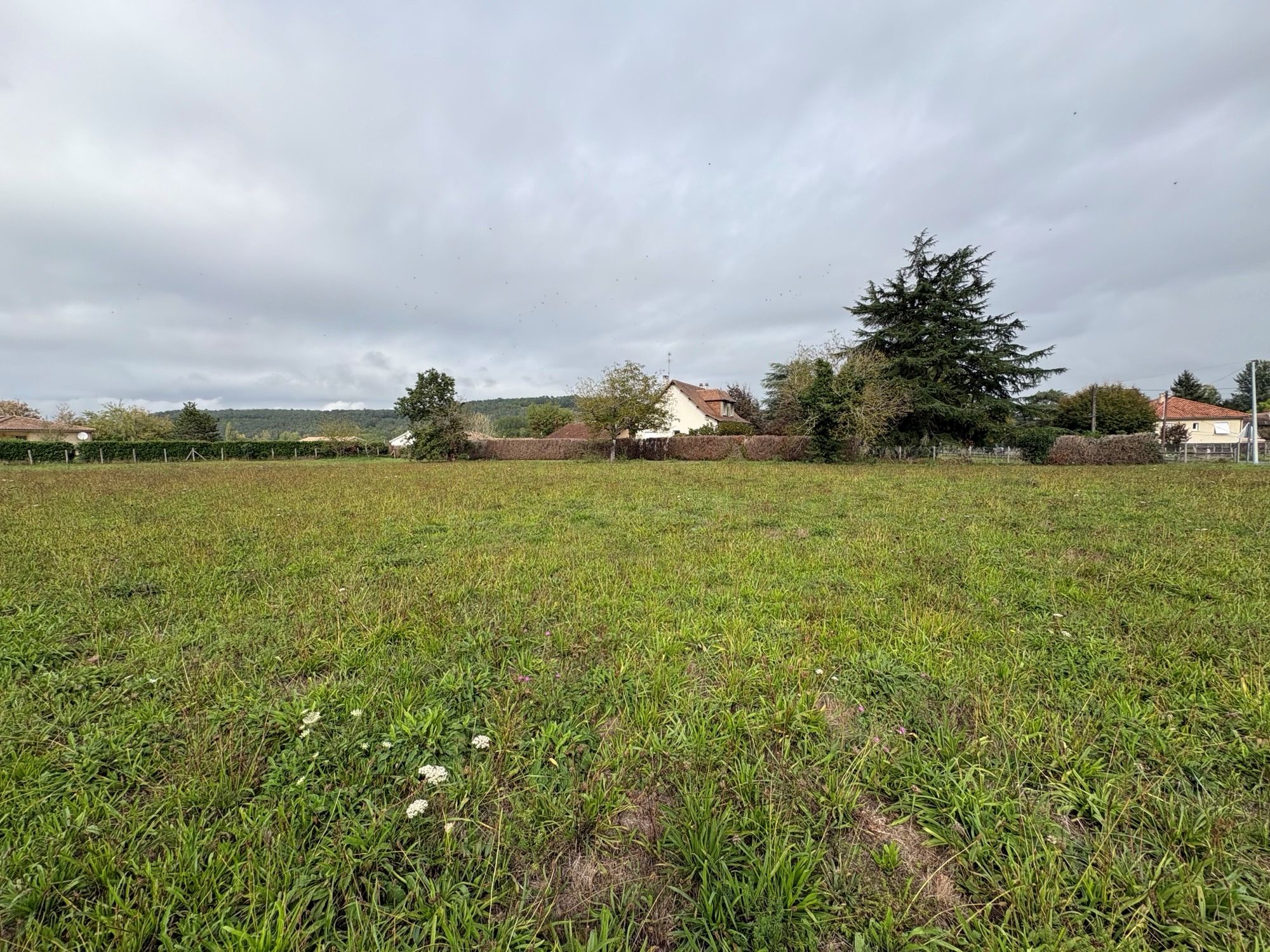Terrain de 1 750m² à vendre à Bassillac (24)