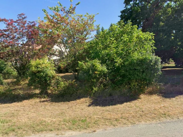 Terrain de 1 071m² à vendre à Agonac (24)