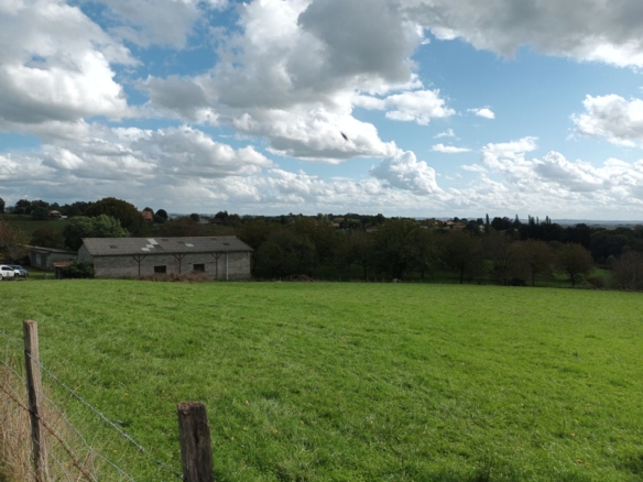 Terrain de 1 135m² à vendre à Thiviers (24)