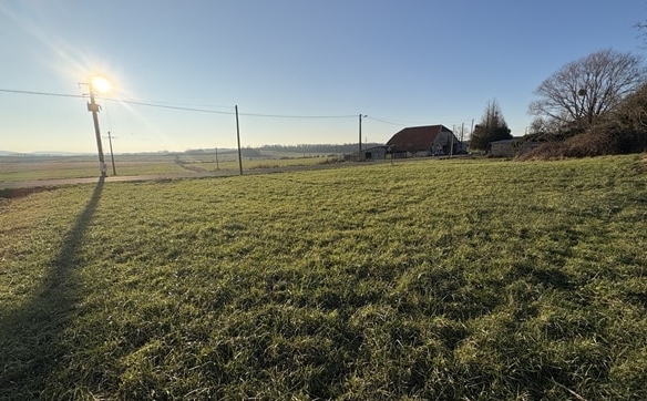 Terrain de 1 067m² à vendre à Courtemanche (80)