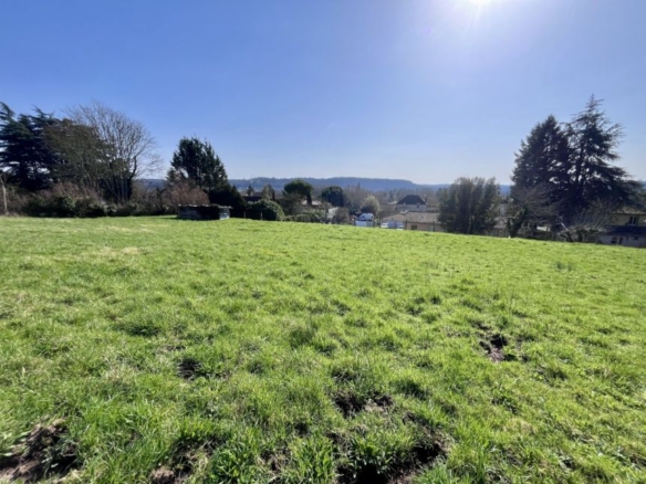 Terrain de 8 420m² à vendre à Antonne-et-Trigonant (24)