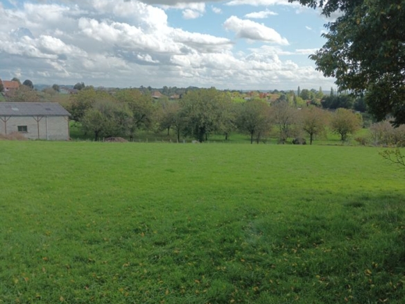 Terrain de 1 245m² à vendre à Thiviers (24)